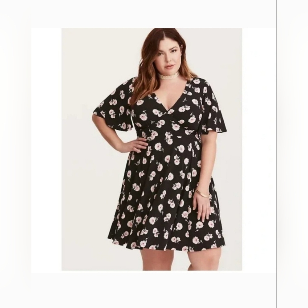 🥳 HP 🥳 Torrid Flutter Sleeve Mini Dress Sz 3X